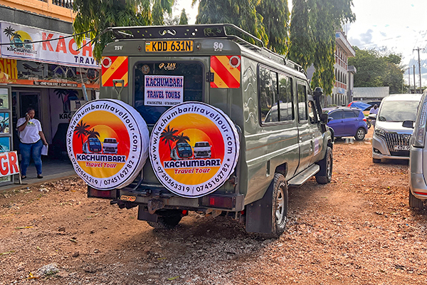 4x4 Land Cruiser Hire